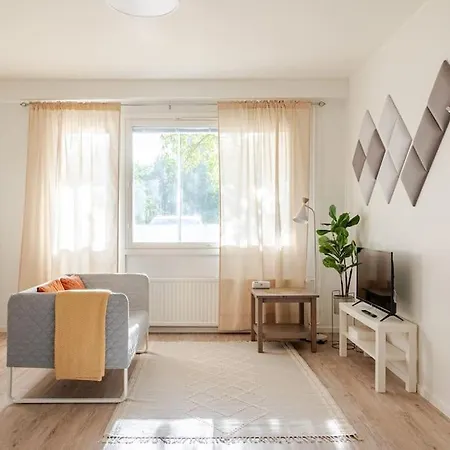 Uudistettu Kahdelle Omalla Parkkipaikalla Apartament