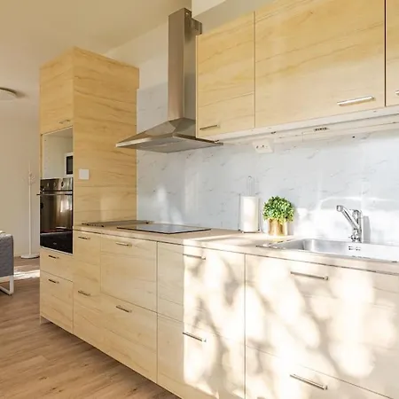 Apartment Uudistettu Kahdelle Omalla Parkkipaikalla