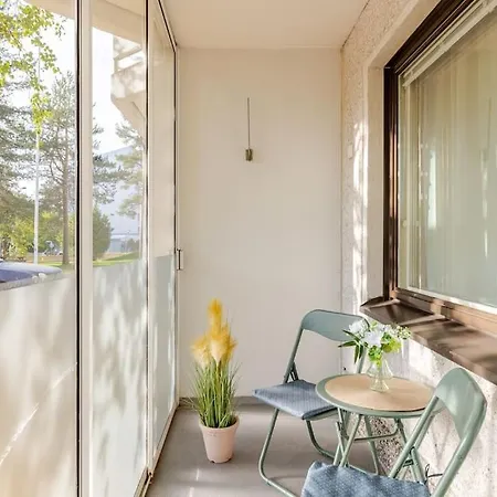 Uudistettu Kahdelle Omalla Parkkipaikalla Apartmán *