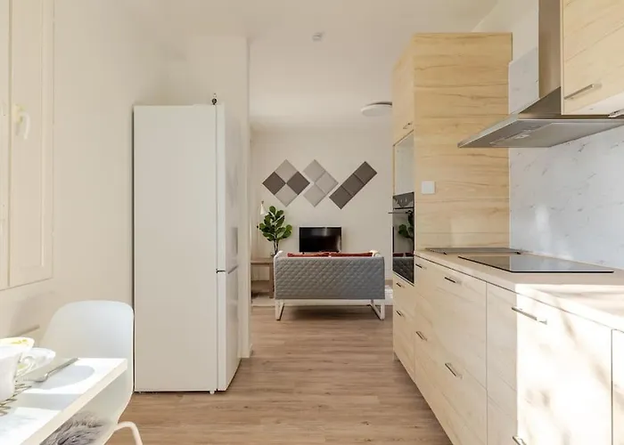 Uudistettu Kahdelle Omalla Parkkipaikalla * 로바니에미