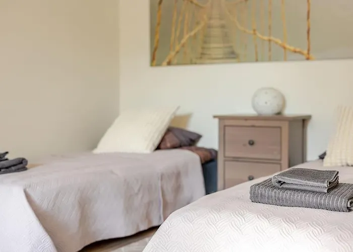 Uudistettu Kahdelle Omalla Parkkipaikalla Διαμέρισμα *