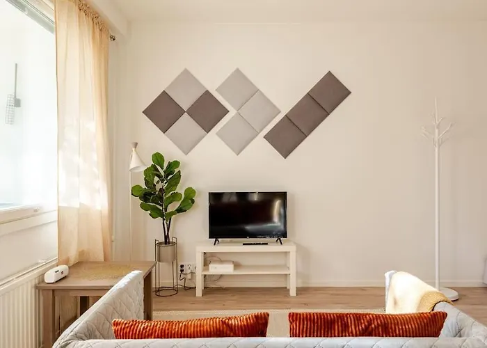 Uudistettu Kahdelle Omalla Parkkipaikalla Διαμέρισμα